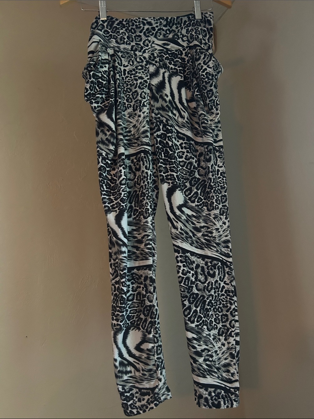 Shosho Women's Black & White Animal Print Jogger Pants